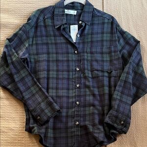 Hollister Women's XS Plaid Button Down Shirt - Black and Green